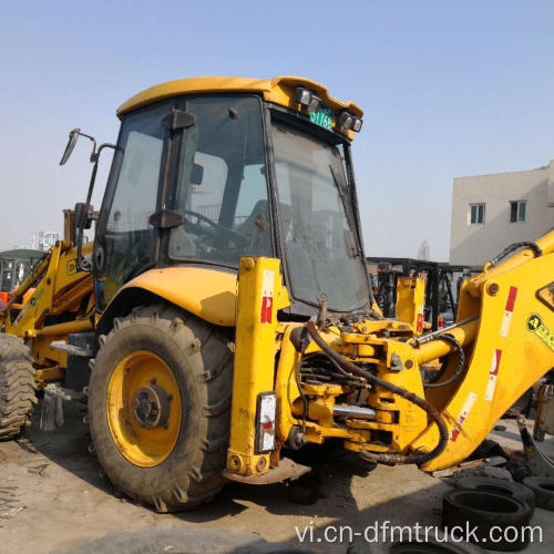 Máy xúc lật JCB 3CX kiểu cũ đã qua sử dụng